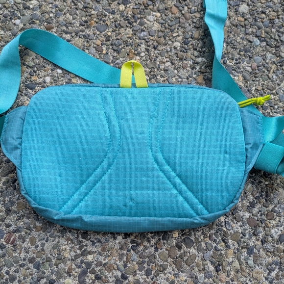 Patagonia Blue Green Ultralight Black Hole Hip Pack - Picture 2 of 5